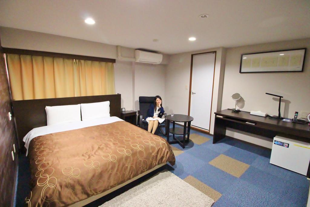 Business Hotel Ban Tokyo Bagian luar foto