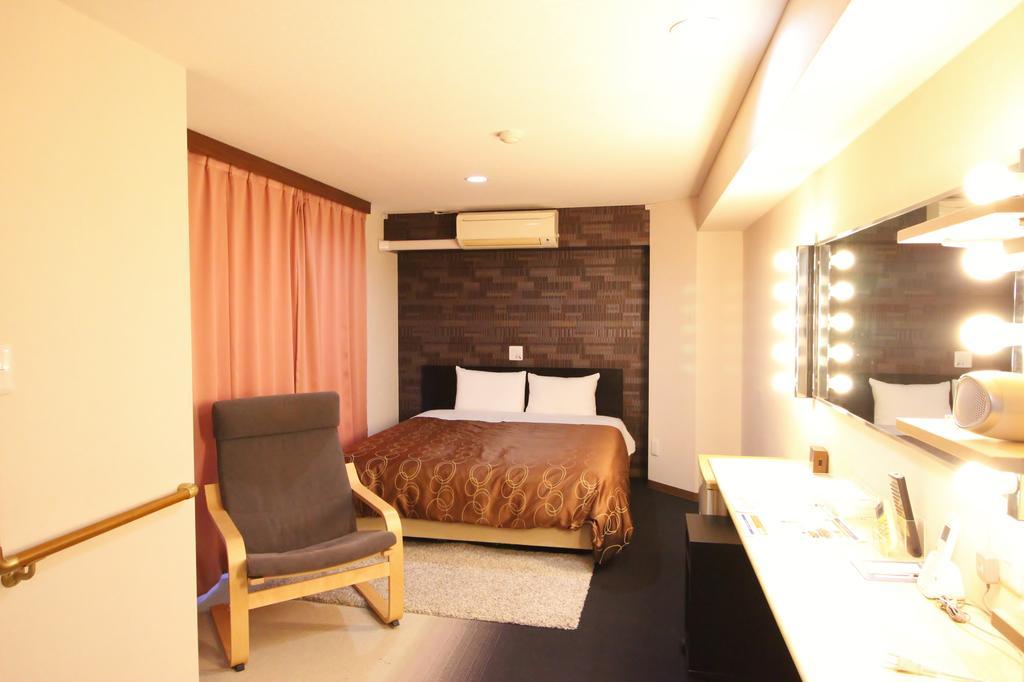 Business Hotel Ban Tokyo Bagian luar foto