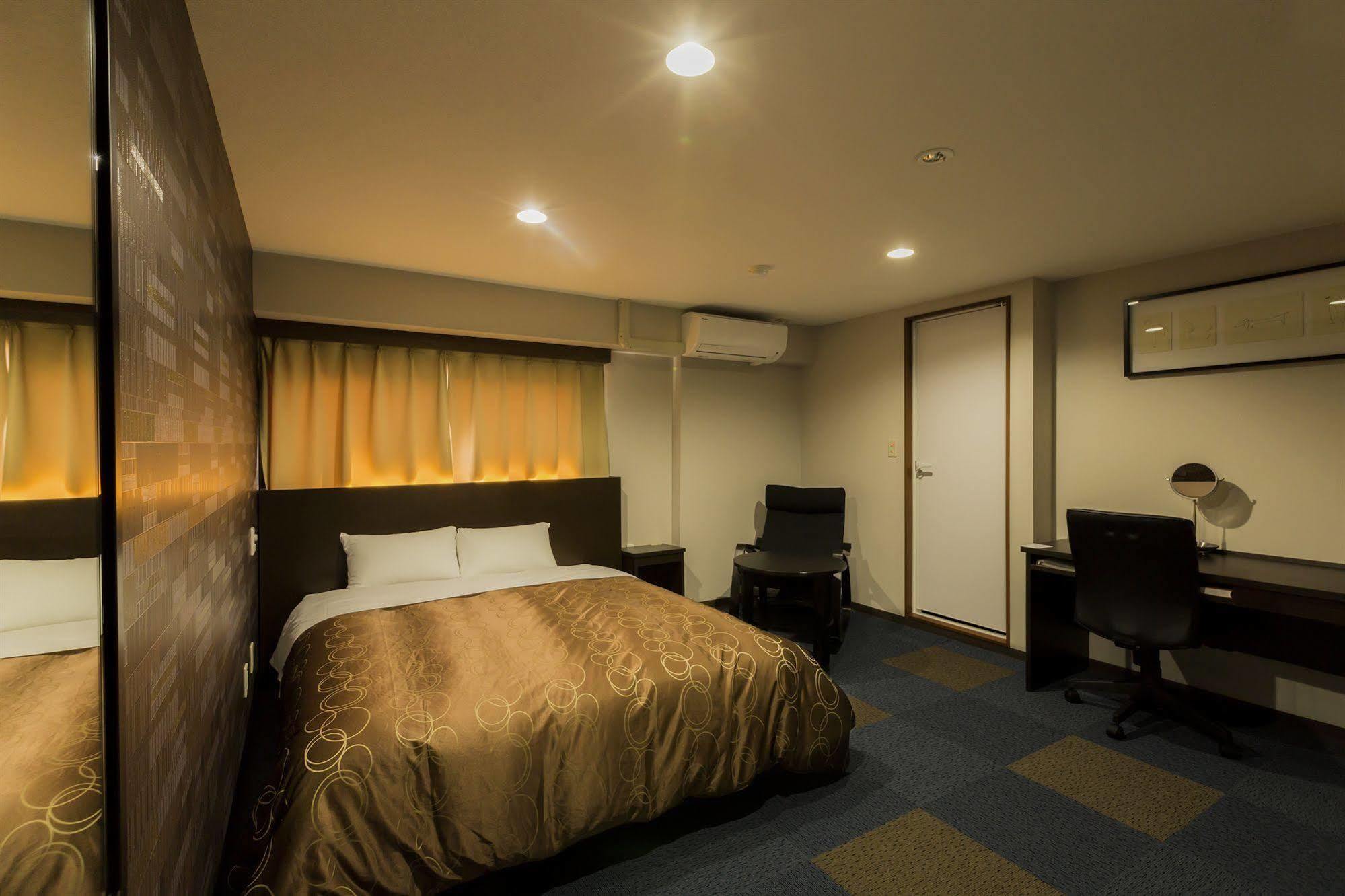 Business Hotel Ban Tokyo Bagian luar foto