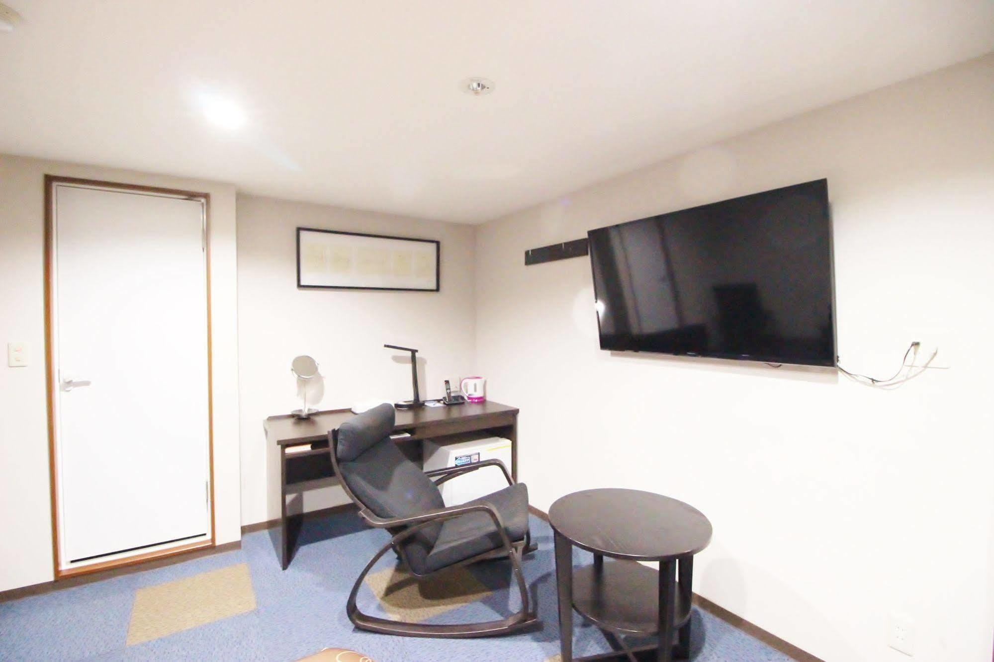 Business Hotel Ban Tokyo Bagian luar foto