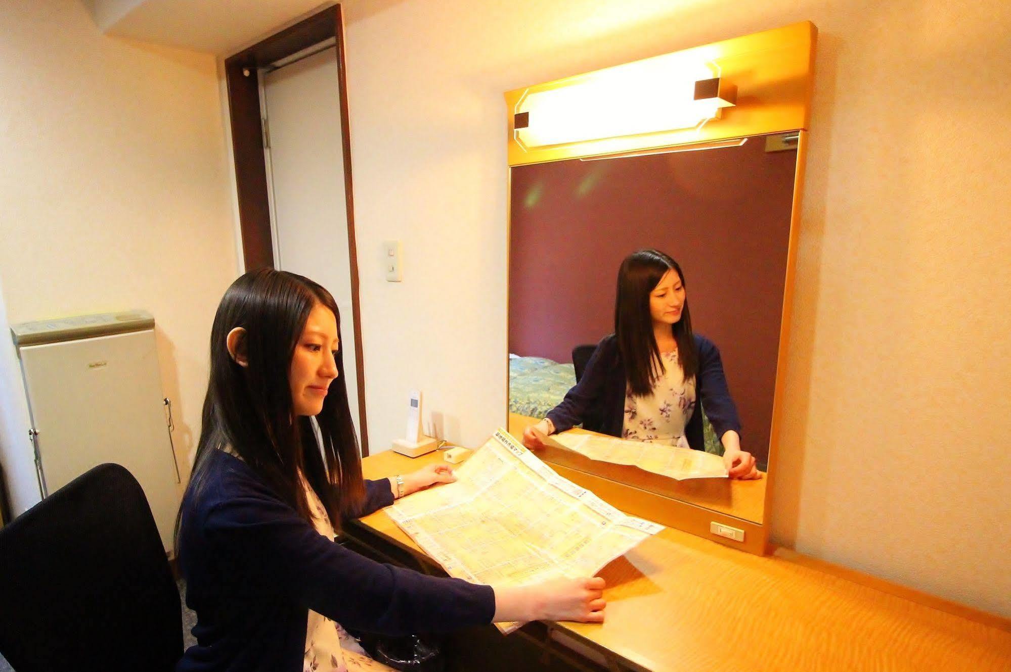 Business Hotel Ban Tokyo Bagian luar foto
